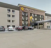 La Quinta Inn & Suites by Wyndham Cleveland - Airport North hotel detail image 4