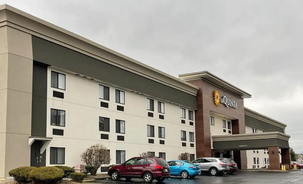 La Quinta Inn by Wyndham Indianapolis Airport Executive Dr hotel detail image 2
