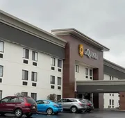 La Quinta Inn by Wyndham Indianapolis Airport Executive Dr hotel detail image 3