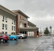 La Quinta Inn by Wyndham Indianapolis Airport Executive Dr hotel detail image 4