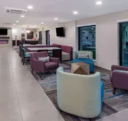 La Quinta Inn & Suites by Wyndham Houston Southwest hotel detail image 4