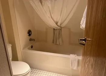 Baymont by Wyndham Springfield IL hotel thumbnail 8