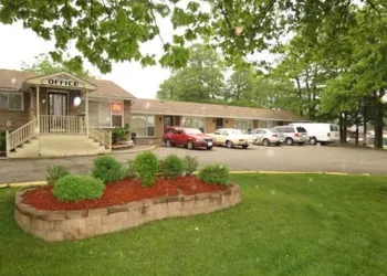 Skyline Motel hotel thumbnail 2