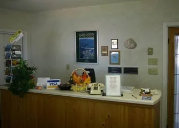 Skyline Motel hotel thumbnail 4