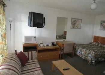 Skyline Motel hotel thumbnail 7