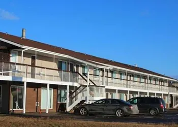 The King's Motel hotel thumbnail 6