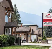 Swiss Chalet Motel hotel detail image 3