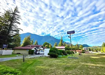 Richca Chalets Resort hotel thumbnail 7