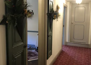 General Warren hotel thumbnail 5