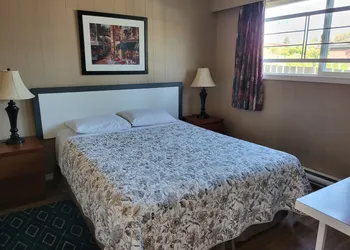 River Heights Motel hotel thumbnail 7