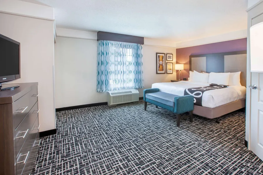 La Quinta Inn & Suites by Wyndham Cincinnati Airpt Florence hotel detail image 6