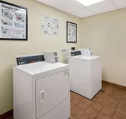 La Quinta Inn & Suites by Wyndham Sawgrass hotel detail image 5