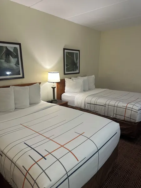 La Quinta Inn & Suites by Wyndham Sawgrass hotel detail image 6