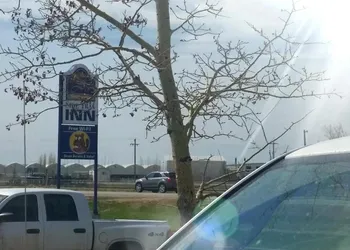 Side Trax Inn hotel thumbnail 2