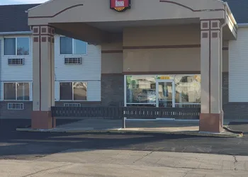 Super 7 Inn hotel thumbnail 2