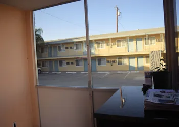 Western Inn & Suites hotel thumbnail 6