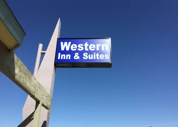 Western Inn & Suites hotel thumbnail 8