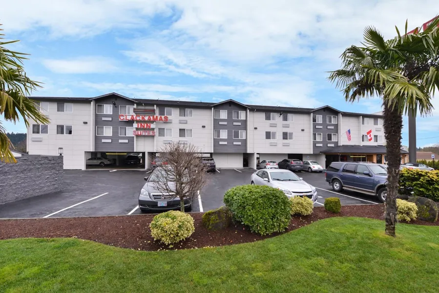 Clackamas Inn & Suites hotel detail image 2