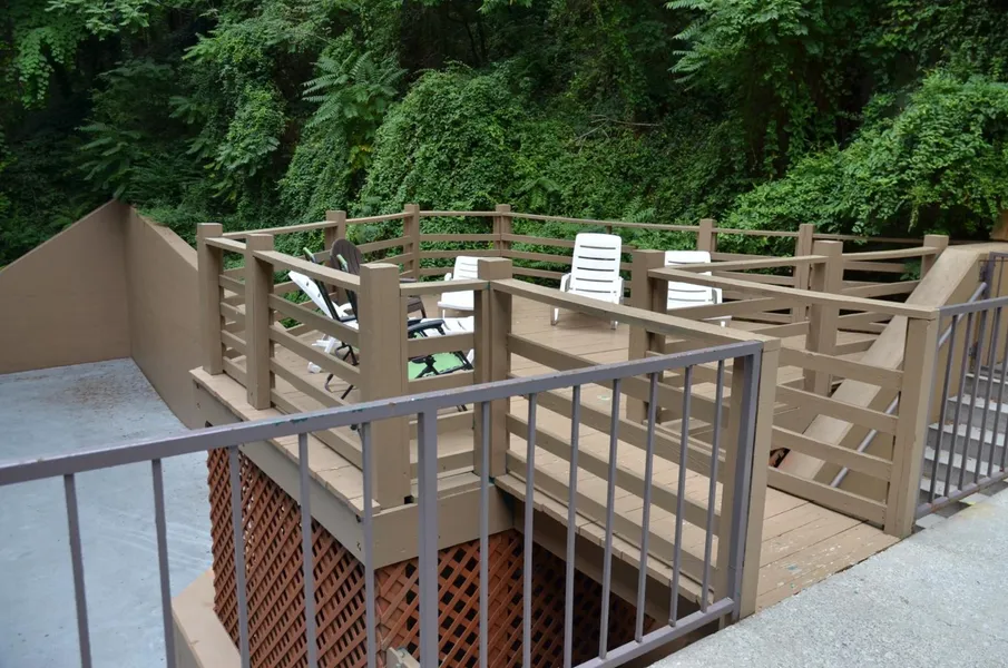 Edgewater Hotel - Gatlinburg hotel detail image 2