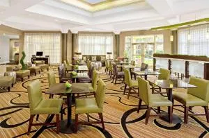 La Quinta Inn & Suites by Wyndham Houston West Park 10 hotel thumbnail 4