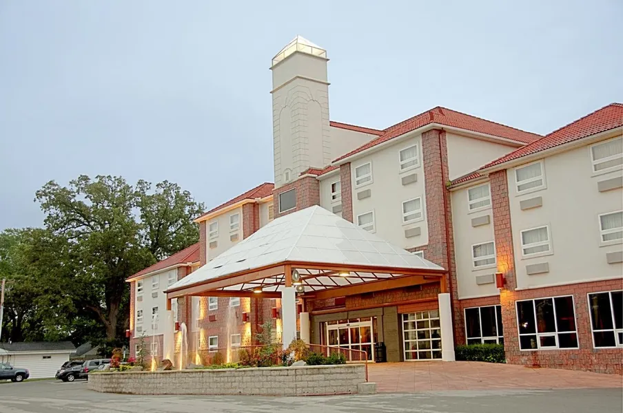Best Western Plus Sandusky Hotel & Suites hotel detail image 2