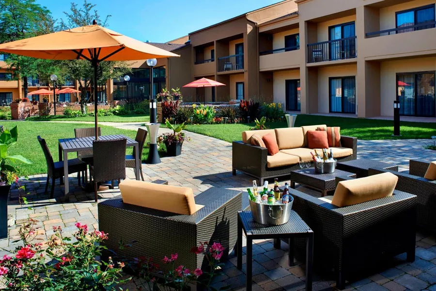 Courtyard by Marriott Chicago Naperville hotel detail image 2