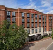 Courtyard by Marriott Savannah Downtown/Historic District hotel detail image 4