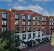 Courtyard by Marriott Savannah Downtown/Historic District hotel detail image 5