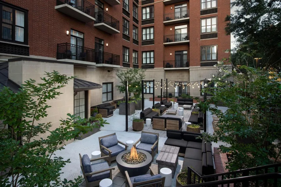 Courtyard by Marriott Savannah Downtown/Historic District hotel detail image 6