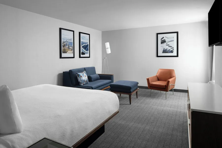 Courtyard by Marriott Los Angeles Burbank Airport hotel detail image 6