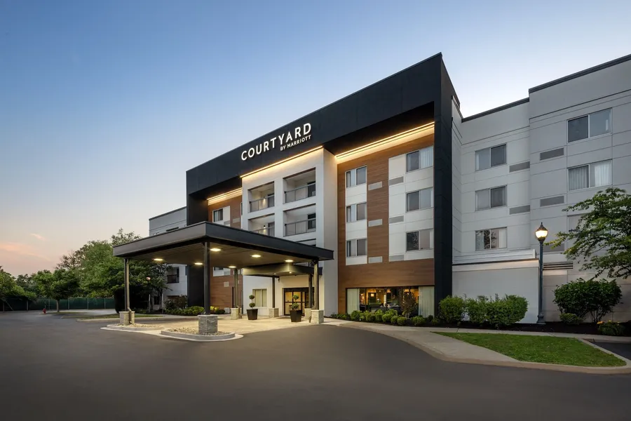 Courtyard by Marriott Edison Woodbridge hotel detail image 2