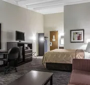 Quality Inn & Suites Danbury near University hotel detail image 7