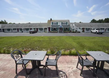 Knights Inn Centerville Cape Cod Area hotel thumbnail 3