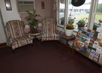 Knights Inn Centerville Cape Cod Area hotel thumbnail 4