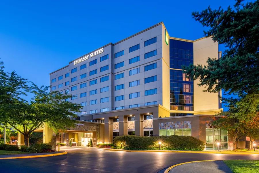 Embassy Suites by Hilton Seattle Tacoma International Airport hotel detail image 2