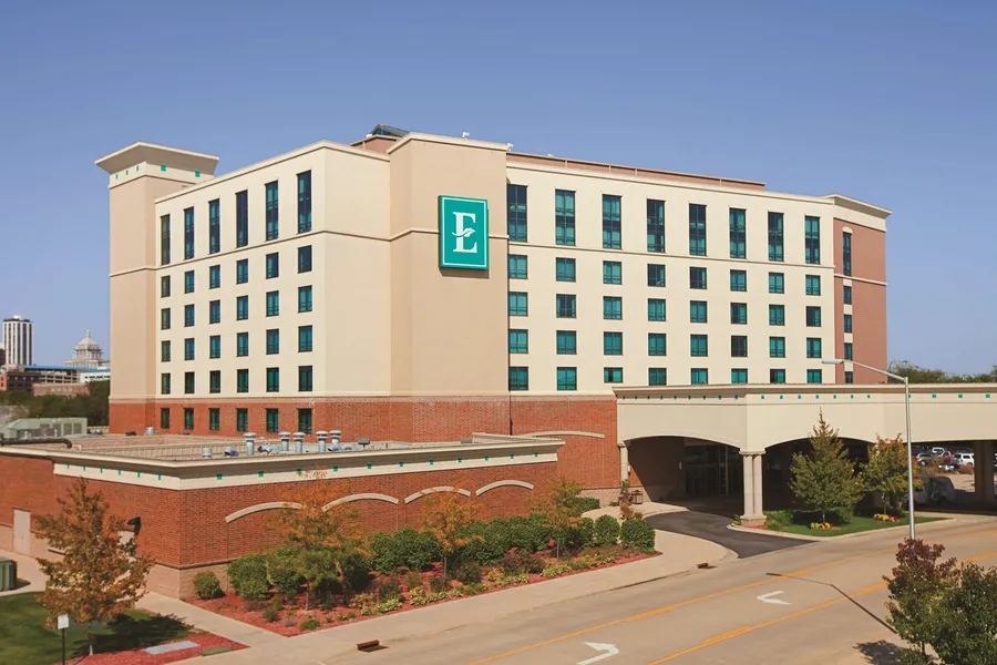 Embassy Suites by Hilton E Peoria Riverfront Conf Center hotel detail image 2