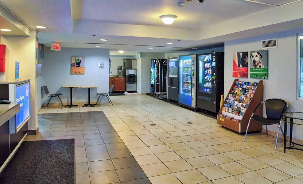 Motel 6 Buffalo, NY - Airport - Williamsville hotel detail image 2