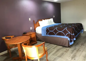 Diboll Inn & Suites hotel thumbnail 8