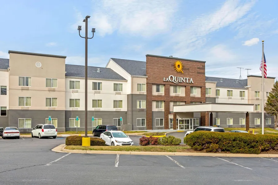 La Quinta Inn & Suites by Wyndham Manassas Battlefield hotel detail image 2