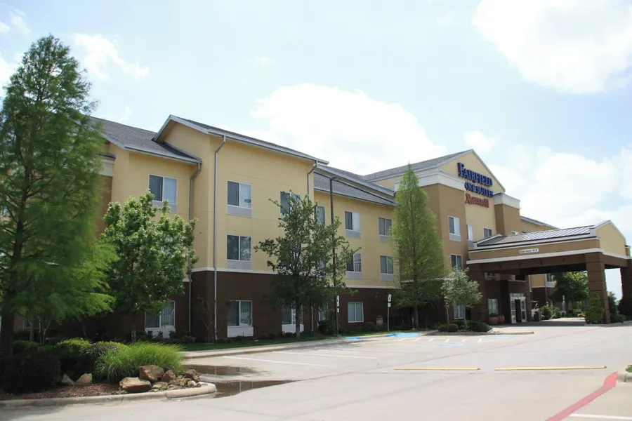 Fairfield Inn and Suites by Marriott Denton hotel detail image 2