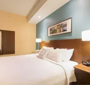 Comfort Inn & Suites Green Bay Stadium Area hotel detail image 7