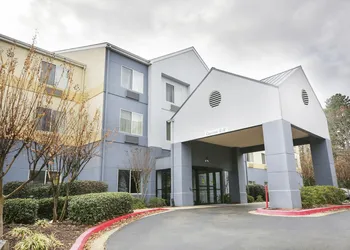 Quality Inn & Suites hotel thumbnail 2