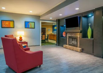 Quality Inn & Suites hotel thumbnail 5