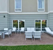 Hampton Inn & Suites Greensboro/Coliseum Area hotel detail image 3