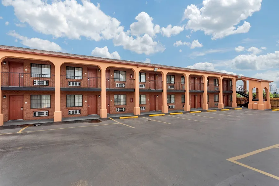 Econo Lodge Nashville North hotel detail image 6