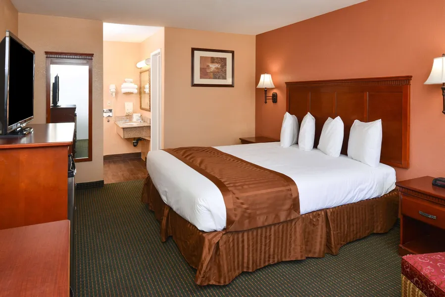 Americas Best Value Inn & Suites Bakersfield E hotel detail image 6