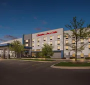 Hampton Inn & Suites Bolingbrook hotel detail image 4