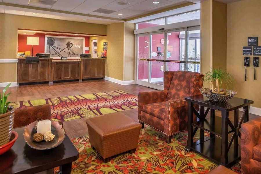 Hampton Inn & Suites Charlotte-Arrowood Rd. hotel detail image 2