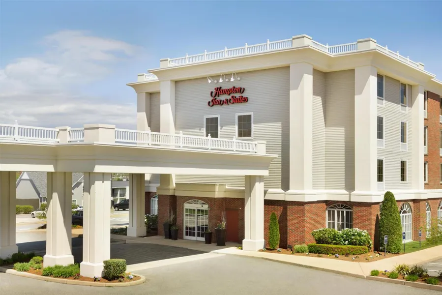 Hampton Inn & Suites Newport/Middletown hotel detail image 2