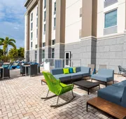 Hampton Inn & Suites Fort Myers - Colonial Blvd hotel detail image 5